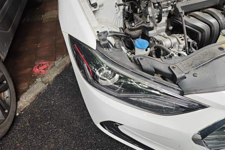 Used Hyundai Elantra (6th Generation / Lingdong) 2020 1.5L CVT Smart & Stylish – Elite Version Right Front Headlight