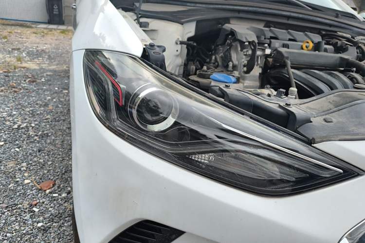 Used Hyundai Elantra (6th Generation / Lingdong) 2020 1.5L CVT Smart & Stylish – Elite Version Right Front Headlight