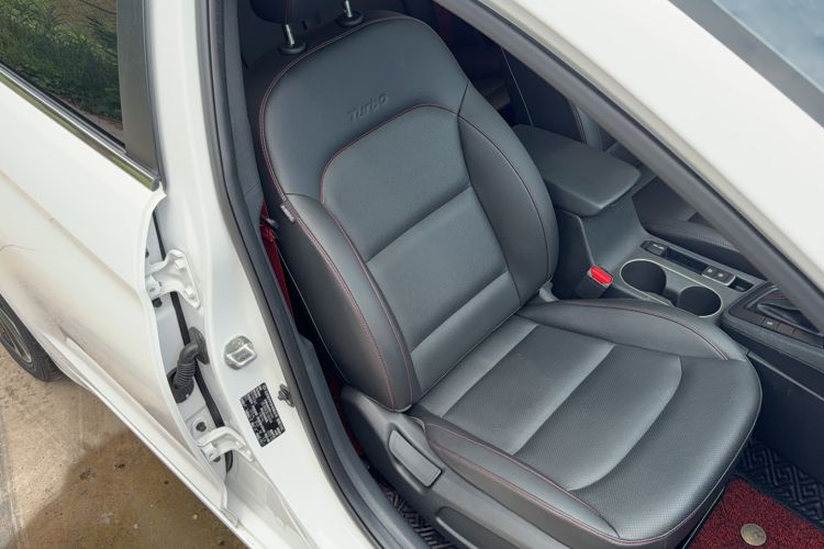 Used Hyundai Elantra (6th Generation / Lingdong) 2020 1.4T Dual-Clutch Xuan Dong · Dynamic Version Right Front Seat