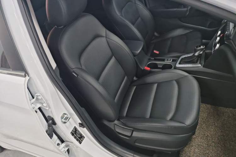 Used Hyundai Elantra (6th Generation / Lingdong) 2020 1.5L CVT Smart & Stylish – Elite Version Right Front Seat
