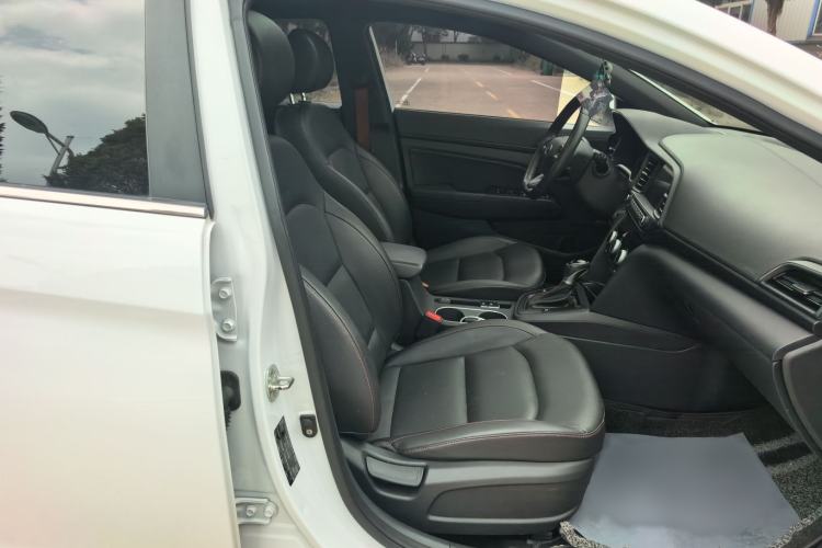 Used Hyundai Elantra (6th Generation / Lingdong) 2020 1.4T Dual-Clutch Xuan Dong · Dynamic Version Right Front Seat