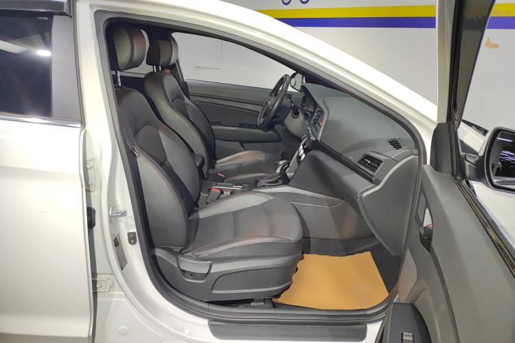 Used Hyundai Elantra (6th Generation / Lingdong) 2020 1.4T Dual-Clutch Xuan Dong · Dynamic Version Right Front Seat