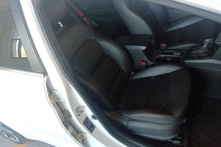 Used Hyundai Elantra (6th Generation / Lingdong) 2020 1.4T Dual-Clutch Xuan Dong · Dynamic Version Right Front Seat
