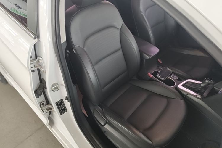 Used Hyundai Elantra (6th Generation / Lingdong) 2020 1.5L CVT Smart & Stylish – Elite Version Right Front Seat
