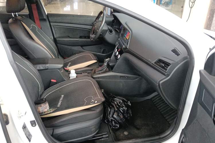 Used Hyundai Elantra (6th Generation / Lingdong) 2020 1.4T Dual-Clutch Xuan Dong · Dynamic Version Right Front Seat