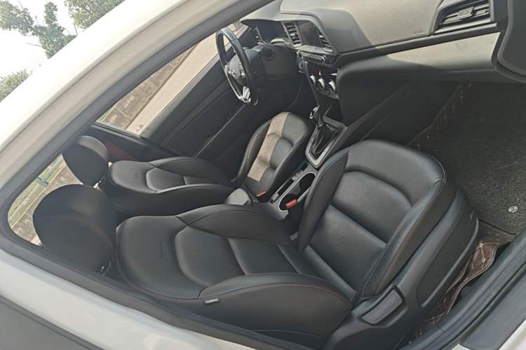 Used Hyundai Elantra (6th Generation / Lingdong) 2020 1.4T Dual-Clutch Xuan Dong · Dynamic Version Right Front Seat
