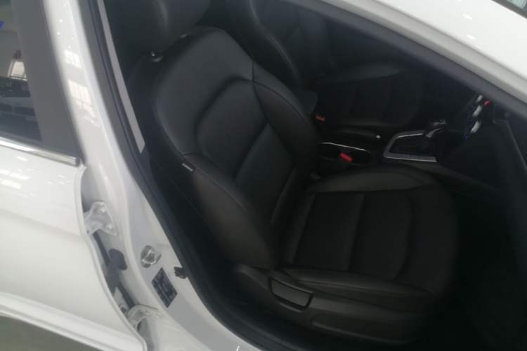 Used Hyundai Elantra (6th Generation / Lingdong) 2020 1.5L CVT Smart & Stylish – Elite Version Right Front Seat