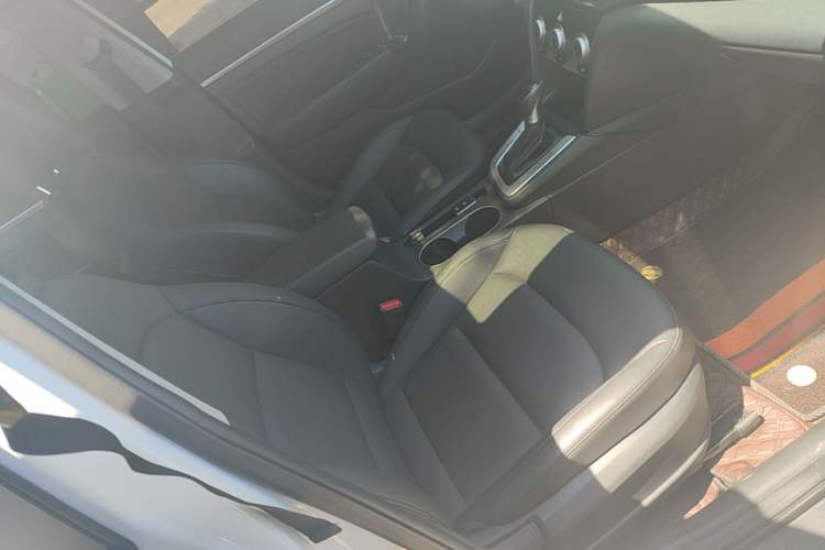 Used Hyundai Elantra (6th Generation / Lingdong) 2020 1.5L CVT Smart & Stylish – Elite Version Right Front Seat