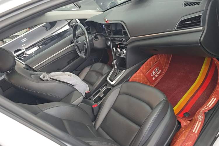 Used Hyundai Elantra (6th Generation / Lingdong) 2020 1.5L CVT Smart & Stylish – Elite Version Right Front Seat
