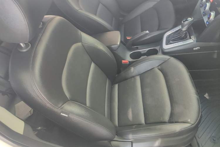 Used Hyundai Elantra (6th Generation / Lingdong) 2020 1.5L CVT Smart & Stylish – Elite Version Right Front Seat