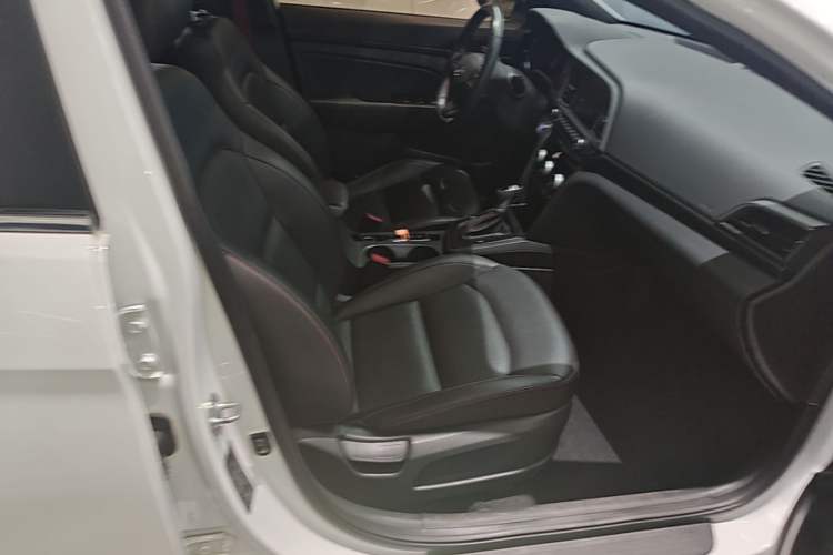 Used Hyundai Elantra (6th Generation / Lingdong) 2020 1.4T Dual-Clutch Xuan Dong · Dynamic Version Right Front Seat