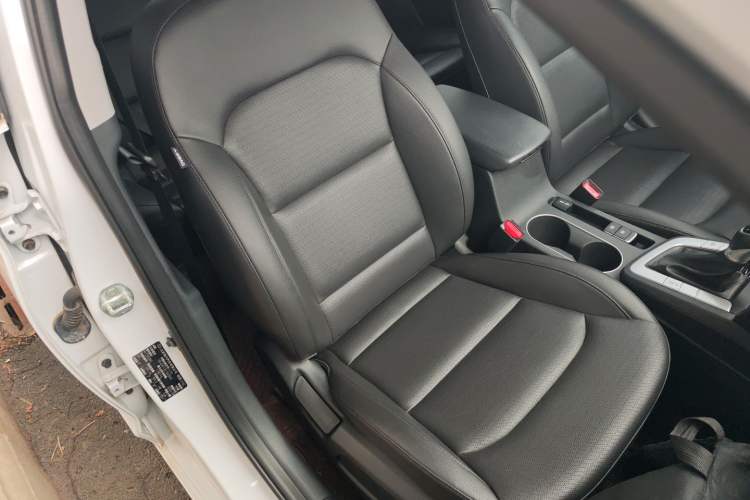Used Hyundai Elantra (6th Generation / Lingdong) 2020 1.5L CVT Smart & Stylish – Elite Version Right Front Seat