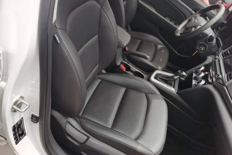 Used Hyundai Elantra (6th Generation / Lingdong) 2020 1.5L CVT Smart & Stylish – Elite Version Right Front Seat