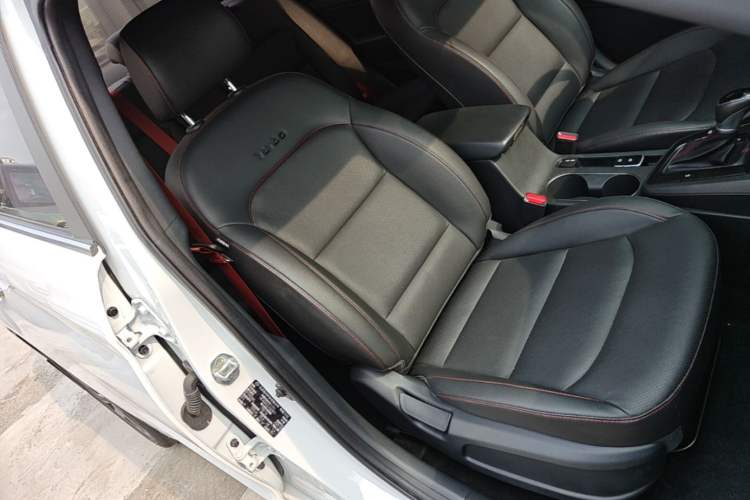 Used Hyundai Elantra (6th Generation / Lingdong) 2020 1.4T Dual-Clutch Xuan Dong · Dynamic Version Right Front Seat