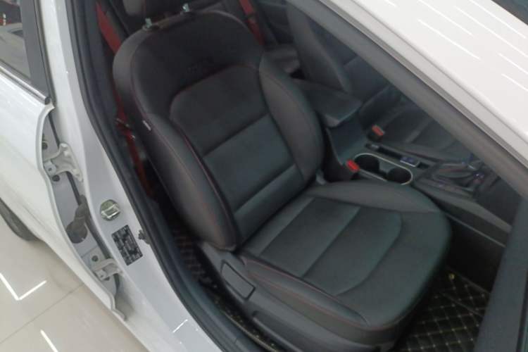 Used Hyundai Elantra (6th Generation / Lingdong) 2020 1.4T Dual-Clutch Xuan Dong · Dynamic Version Right Front Seat