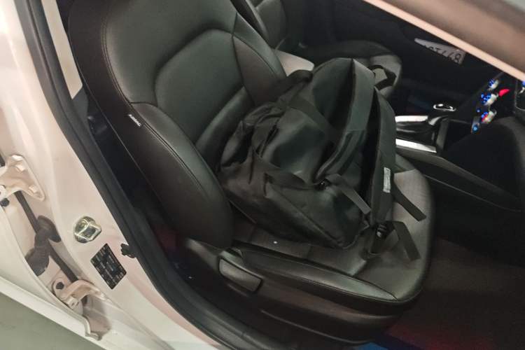 Used Hyundai Elantra (6th Generation / Lingdong) 2020 1.5L CVT Smart & Stylish – Elite Version Right Front Seat