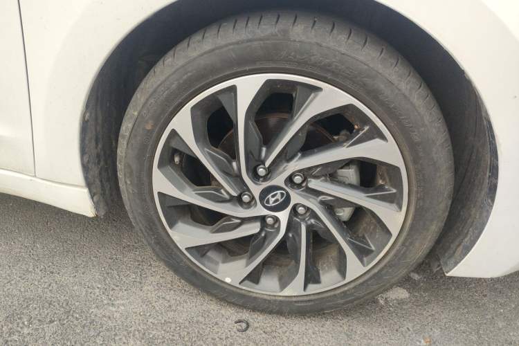 Used Hyundai Elantra (6th Generation / Lingdong) 2020 1.5L CVT Smart & Luxurious Trim Right Front Wheel Hub