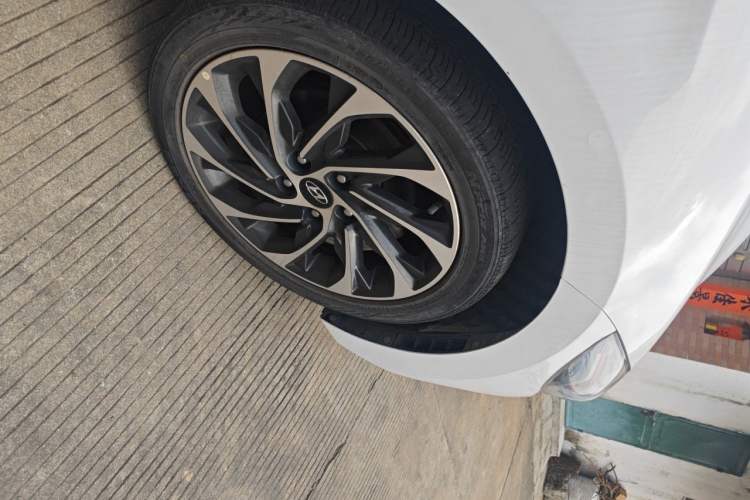Used Hyundai Elantra (6th Generation / Lingdong) 2020 1.5L CVT Smart & Stylish – Elite Version Right Front Wheel Hub