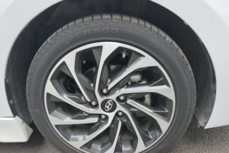 Used Hyundai Elantra (6th Generation / Lingdong) 2020 1.4T Dual-Clutch Xuan Dong · Dynamic Version Right Front Wheel Hub