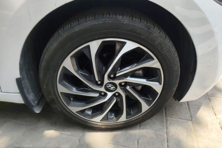 Used Hyundai Elantra (6th Generation / Lingdong) 2020 1.4T Dual-Clutch Xuan Dong · Dynamic Version Right Front Wheel Hub