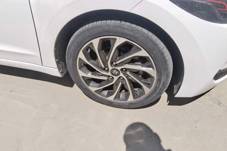 Used Hyundai Elantra (6th Generation / Lingdong) 2020 1.5L CVT Smart & Stylish – Elite Version Right Front Wheel Hub