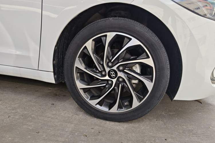 Used Hyundai Elantra (6th Generation / Lingdong) 2020 1.4T Dual-Clutch Xuan Dong · Dynamic Version Right Front Wheel Hub
