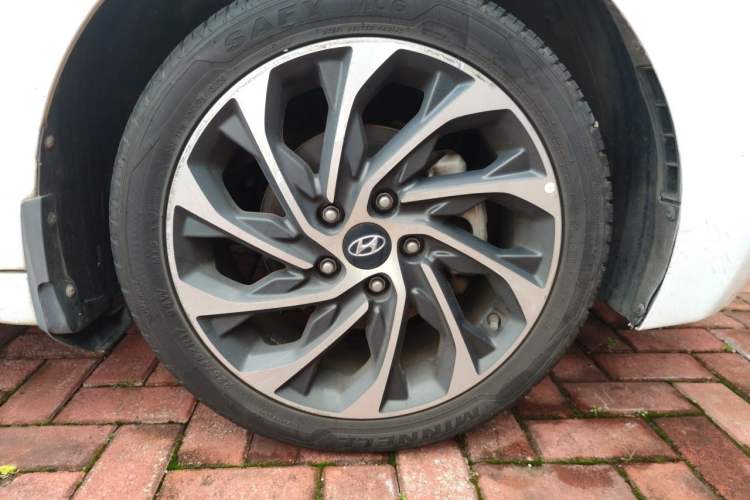Used Hyundai Elantra (6th Generation / Lingdong) 2020 1.5L CVT Smart & Stylish – Elite Version Right Front Wheel Hub
