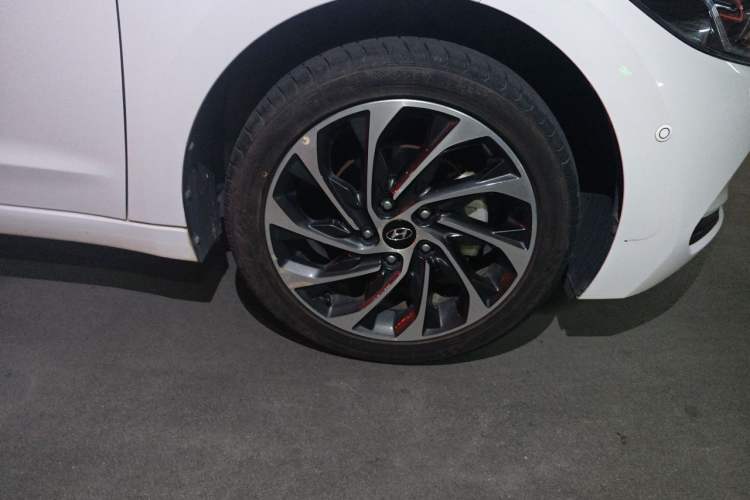 Used Hyundai Elantra (6th Generation / Lingdong) 2020 1.5L CVT Smart & Stylish – Elite Version Right Front Wheel Hub