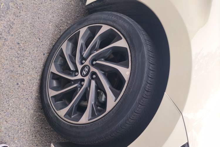 Used Hyundai Elantra (6th Generation / Lingdong) 2020 1.5L CVT Smart & Stylish – Elite Version Right Front Wheel Hub