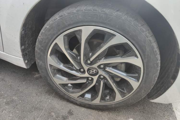 Used Hyundai Elantra (6th Generation / Lingdong) 2020 1.5L CVT Smart & Stylish – Elite Version Right Front Wheel Hub