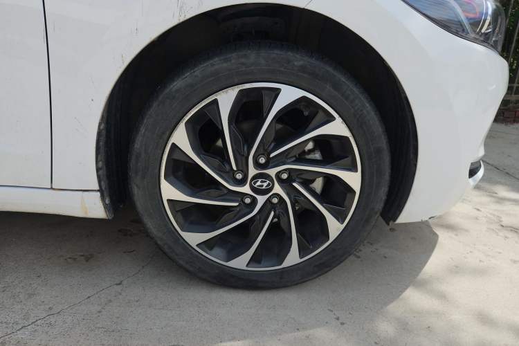 Used Hyundai Elantra (6th Generation / Lingdong) 2020 1.5L CVT Smart & Luxurious Trim Right Front Wheel Hub