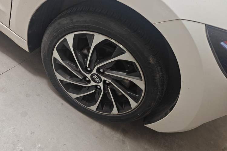 Used Hyundai Elantra (6th Generation / Lingdong) 2020 1.5L CVT Smart & Stylish – Elite Version Right Front Wheel Hub