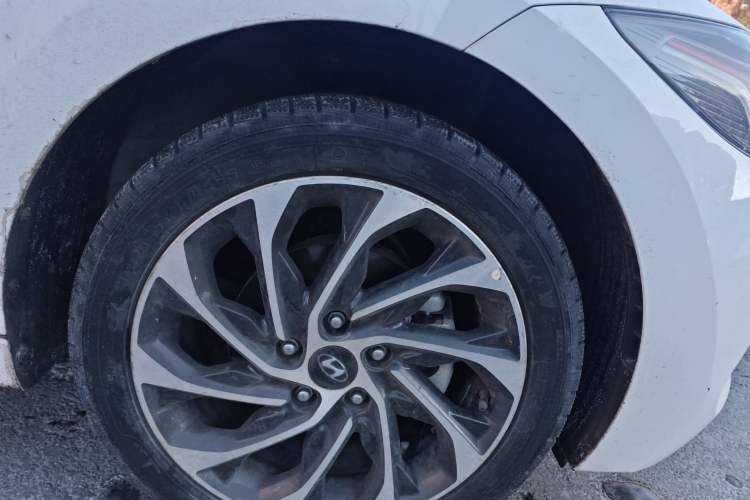 Used Hyundai Elantra (6th Generation / Lingdong) 2020 1.5L CVT Smart & Stylish – Elite Version Right Front Wheel Hub