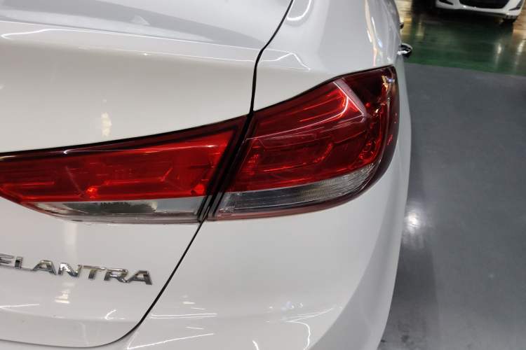Used Hyundai Elantra (6th Generation / Lingdong) 2020 1.5L CVT Smart & Stylish – Elite Version Right Rear Taillight
