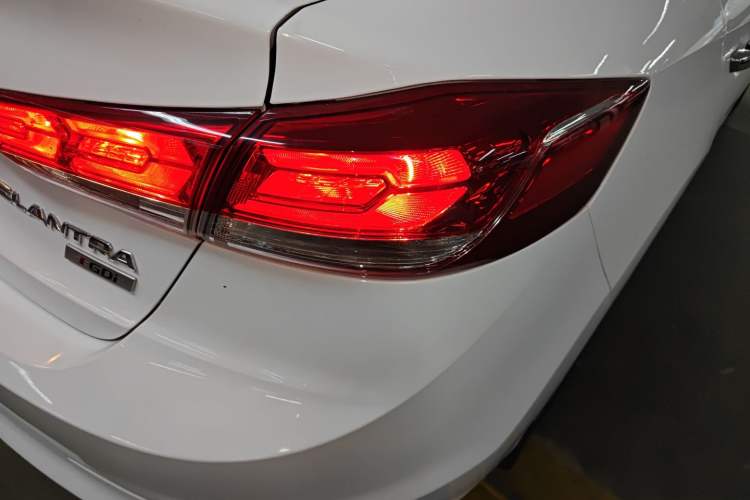 Used Hyundai Elantra (6th Generation / Lingdong) 2020 1.4T Dual-Clutch Xuan Dong · Dynamic Version Right Rear Taillight