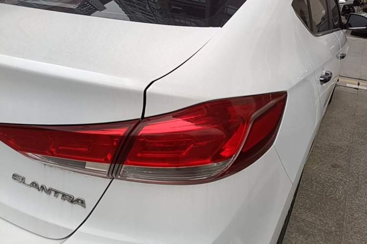 Used Hyundai Elantra (6th Generation / Lingdong) 2020 1.5L CVT Smart & Stylish – Elite Version Right Rear Taillight