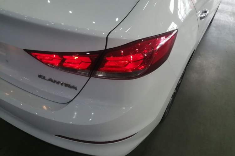 Used Hyundai Elantra (6th Generation / Lingdong) 2020 1.5L CVT Smart & Stylish – Elite Version Right Rear Taillight