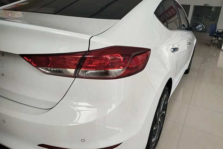 Used Hyundai Elantra (6th Generation / Lingdong) 2020 1.5L CVT Smart & Stylish – Elite Version Right Rear Taillight