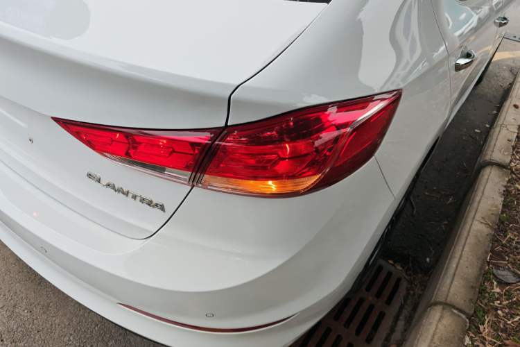 Used Hyundai Elantra (6th Generation / Lingdong) 2020 1.5L CVT Smart & Stylish – Elite Version Right Rear Taillight