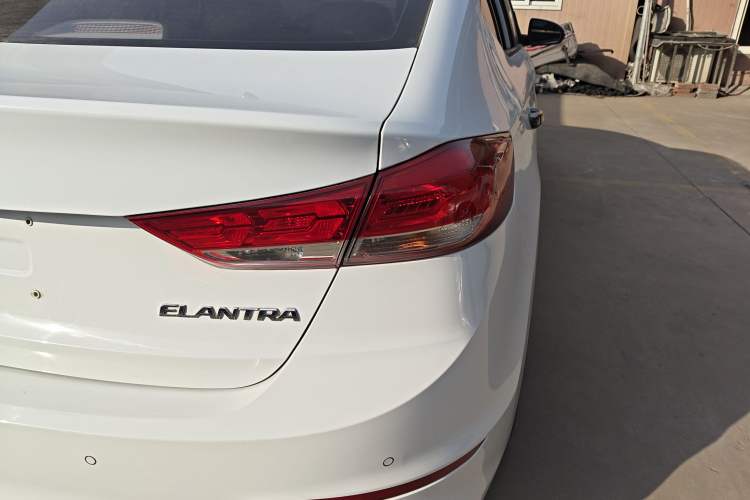 Used Hyundai Elantra (6th Generation / Lingdong) 2020 1.5L CVT Smart & Stylish – Elite Version Right Rear Taillight