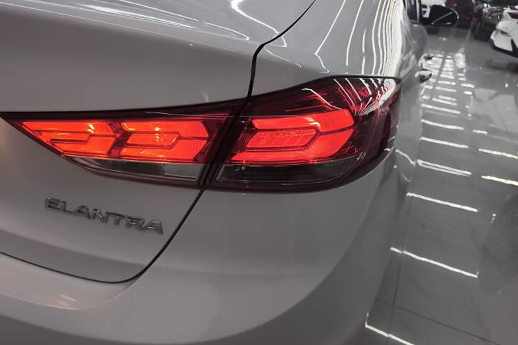 Used Hyundai Elantra (6th Generation / Lingdong) 2020 1.5L CVT Smart & Stylish – Elite Version Right Rear Taillight