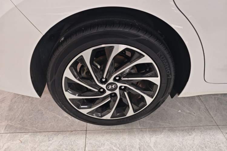 Used Hyundai Elantra (6th Generation / Lingdong) 2020 1.5L CVT Smart & Stylish – Elite Version Right Rear Wheel Hub