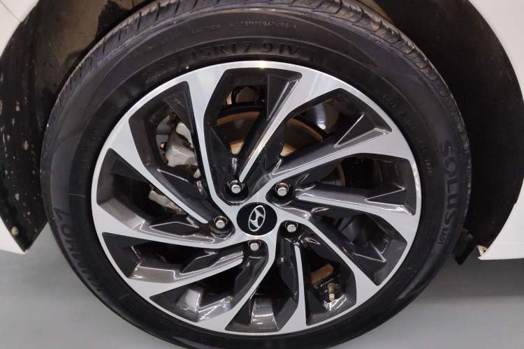 Used Hyundai Elantra (6th Generation / Lingdong) 2020 1.5L CVT Smart & Stylish – Elite Version Right Rear Wheel Hub