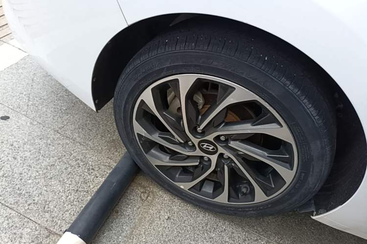 Used Hyundai Elantra (6th Generation / Lingdong) 2020 1.5L CVT Smart & Stylish – Elite Version Right Rear Wheel Hub