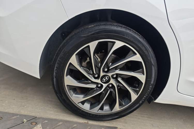Used Hyundai Elantra (6th Generation / Lingdong) 2020 1.5L CVT Smart & Stylish – Elite Version Right Rear Wheel Hub