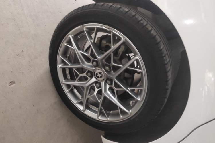 Used Hyundai Elantra (6th Generation / Lingdong) 2020 1.5L CVT Smart & Stylish – Elite Version Right Rear Wheel Hub