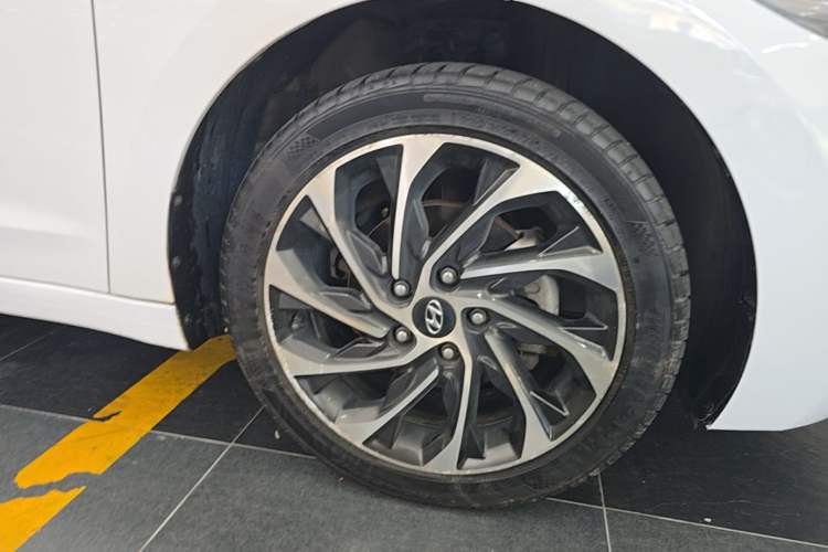 Used Hyundai Elantra (6th Generation / Lingdong) 2020 1.5L CVT Smart & Stylish – Elite Version Right Rear Wheel Hub