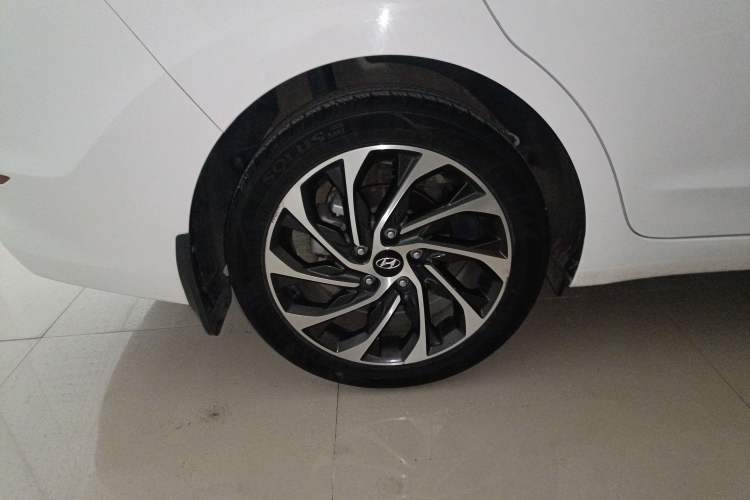 Used Hyundai Elantra (6th Generation / Lingdong) 2020 1.5L CVT Smart & Stylish – Elite Version Right Rear Wheel Hub