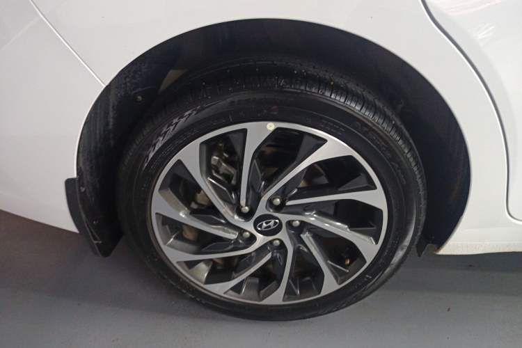 Used Hyundai Elantra (6th Generation / Lingdong) 2020 1.5L CVT Smart & Stylish – Elite Version Right Rear Wheel Hub