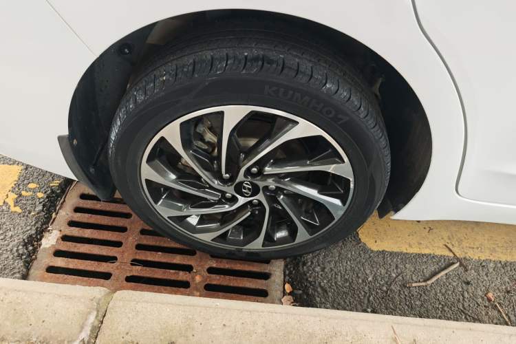 Used Hyundai Elantra (6th Generation / Lingdong) 2020 1.5L CVT Smart & Stylish – Elite Version Right Rear Wheel Hub